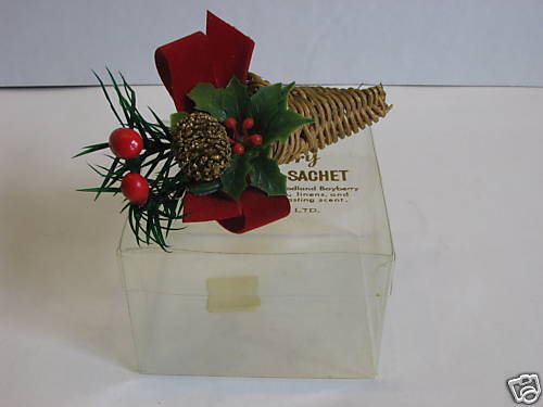 Vintage Woodland Bayberry Sachet Pin Xmas Poinsettia  