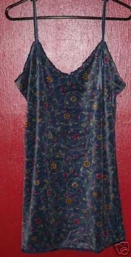 Victoria Secret country line ladies medium night gown  