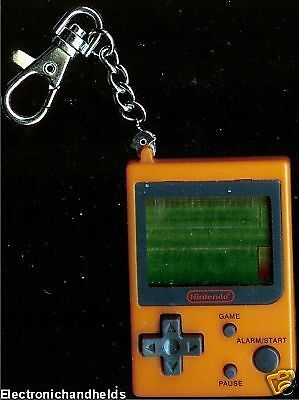 NINTENDO GAME & WATCH SOCCER ELECTRONIC KEYCHAIN TOY  