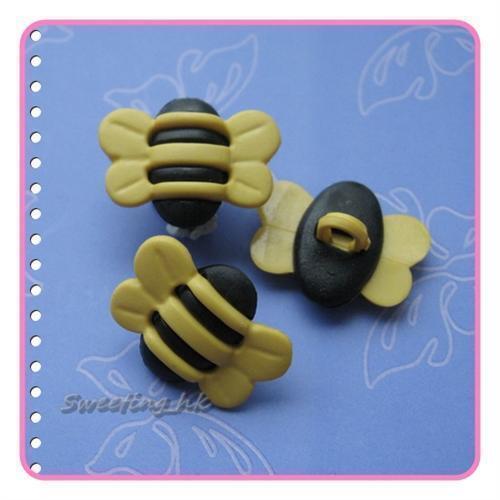 15 Bee Cute Kid Novelty Sew Button Cardmarking 18mm K58  