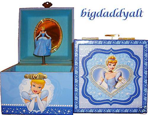 DISNEY CINDERELLA MUSICAL JEWELRY MUSIC TRINKET BOX  