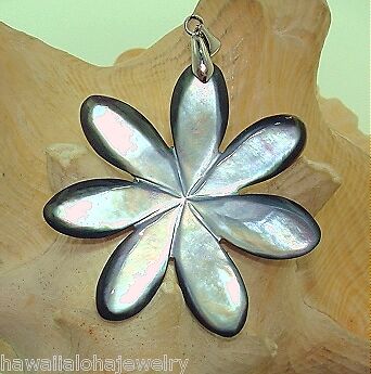 Hawaiian Mother of Pearl Pua Kiele Tiare Flower Pendant